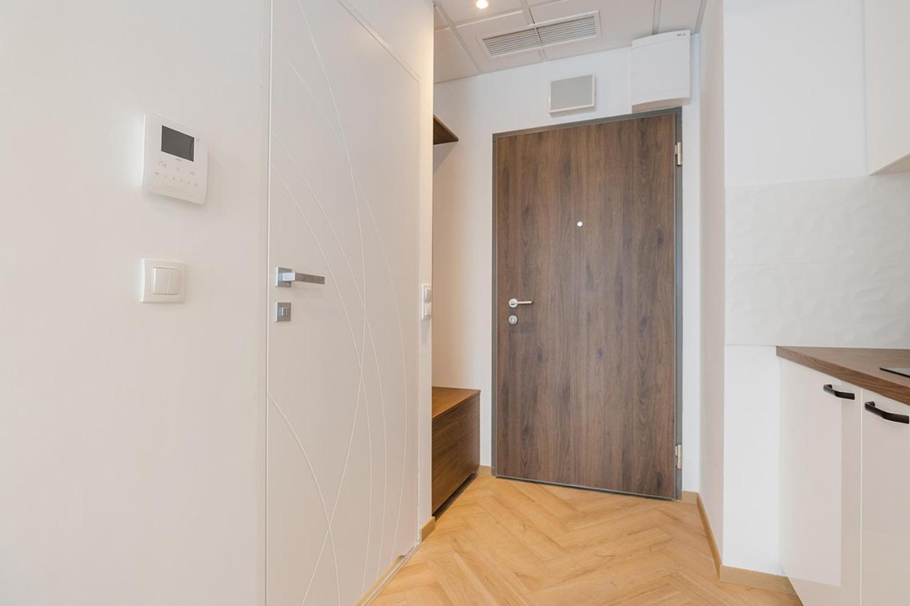 Kasprzaka 29 - Bezplatny Parking - Free Parking - Piekny Widok Na Centrum Miasta - Duzy Balkon - Smart Tv 55 Cali - Wifi - Better Butas